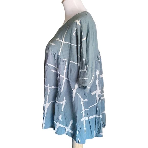 Anthropologie AKEMI + KIN 'Light Streaks' Blue Short Sleeve Swing Tee Size Large - Picture 3 of 11